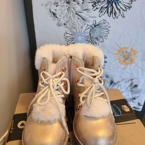 Like New Girls Boots - Picture 2 of 10